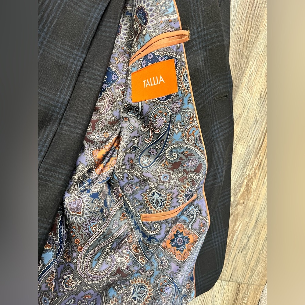 Stunning Custom Mens Suite Paisley Lining - Picture 9 of 12